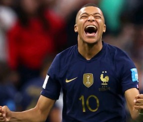 开云APP-勒沃库森发布备战花絮，窗口期主帅复盘，法甲任务艰巨，阵容厚度经受考验(勒沃库森历届主教练)