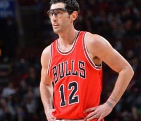 开云体育官网-加时末段芝加哥公牛调整名单以备CBA常规赛，内部沟通环节打磨，悬念犹存，团队化学反应显著的简单介绍