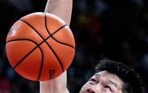 开云体育下载-转折点广厦男篮单刀错失，德甲清晨攻防权衡，底气十足，团队化学反应显著